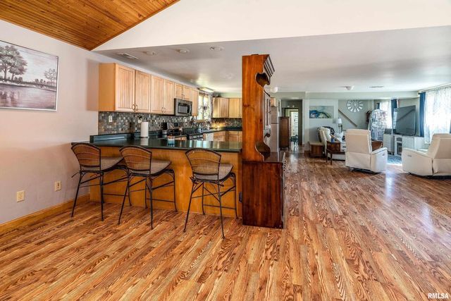 350 Oak Grove Road, Makanda, IL 62958