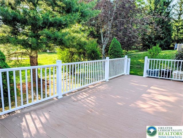 314 Golden Oaks Drive, Kidder Twp N, PA 18661