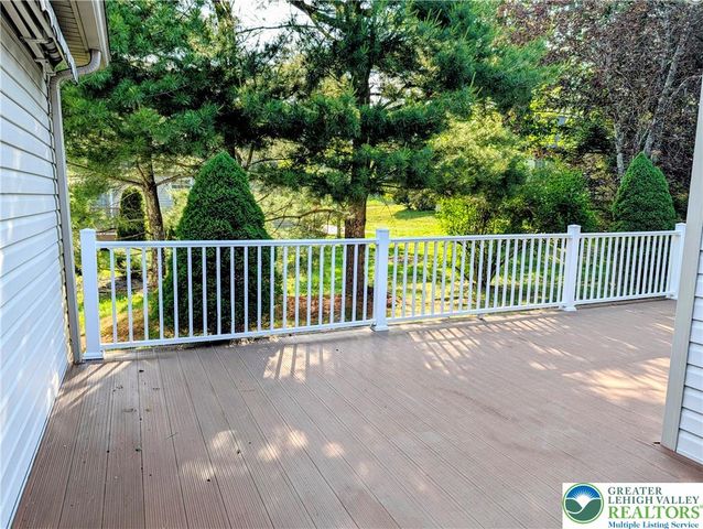 314 Golden Oaks Drive, Kidder Twp N, PA 18661