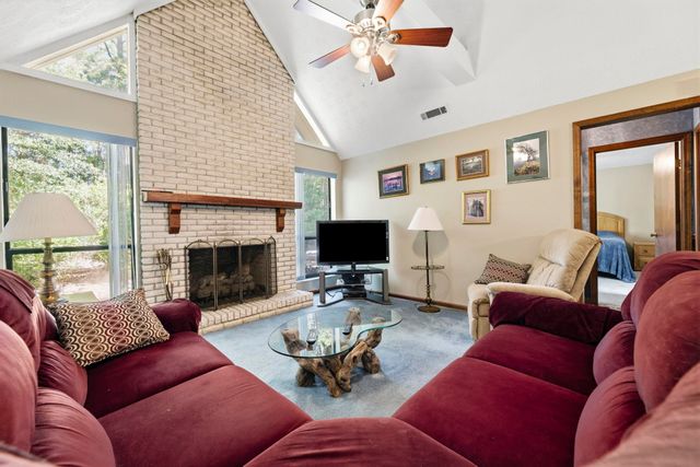 3811 Loblolly Ave., Little River, SC 29566