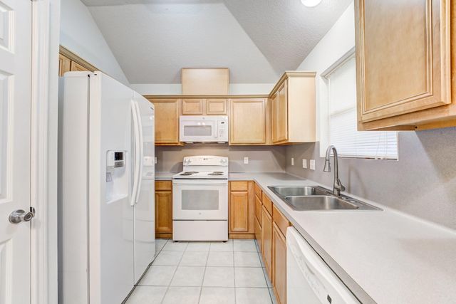 1140 Thomas Drive, Angleton, TX 77515