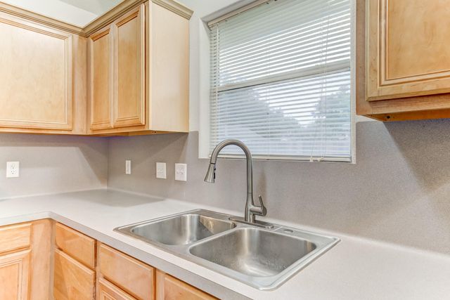 1140 Thomas Drive, Angleton, TX 77515