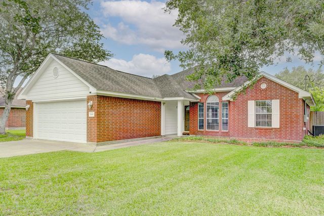 1140 Thomas Drive, Angleton, TX 77515