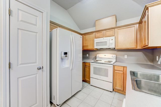 1140 Thomas Drive, Angleton, TX 77515