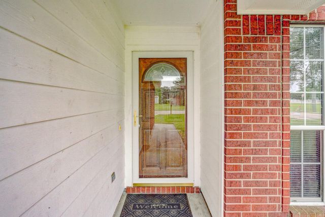 1140 Thomas Drive, Angleton, TX 77515