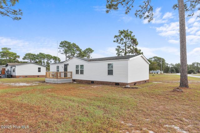 100 N King Street, Hubert, NC 28539