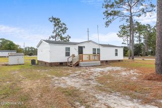 100 N King Street, Hubert, NC 28539