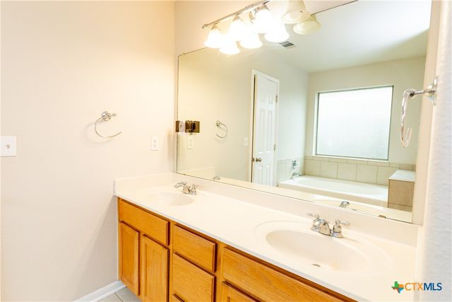 212 Oak Ridge Drive, Nolanville, TX 76559