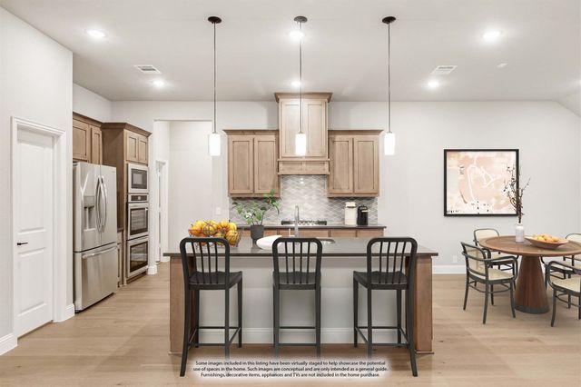 905 Denham Drive, Red Oak, TX 75154