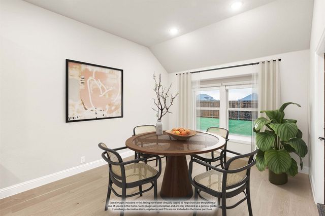 905 Denham Drive, Red Oak, TX 75154