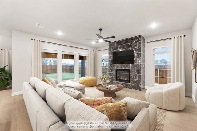 905 Denham Drive, Red Oak, TX 75154