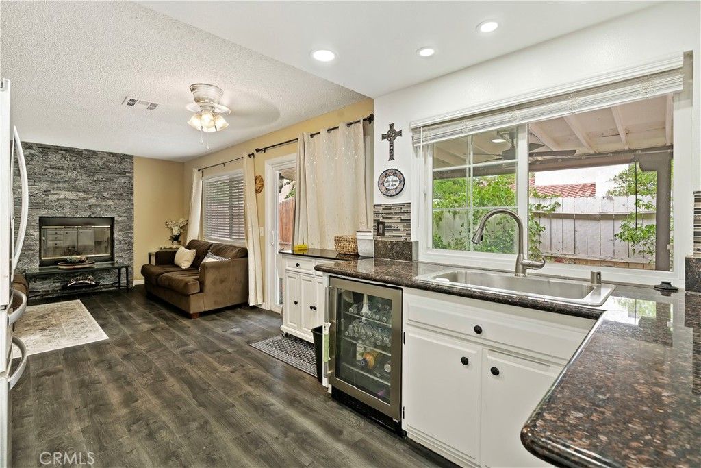 Image 15 of property listing at 37649 Citrus, Palmdale, CA 93550