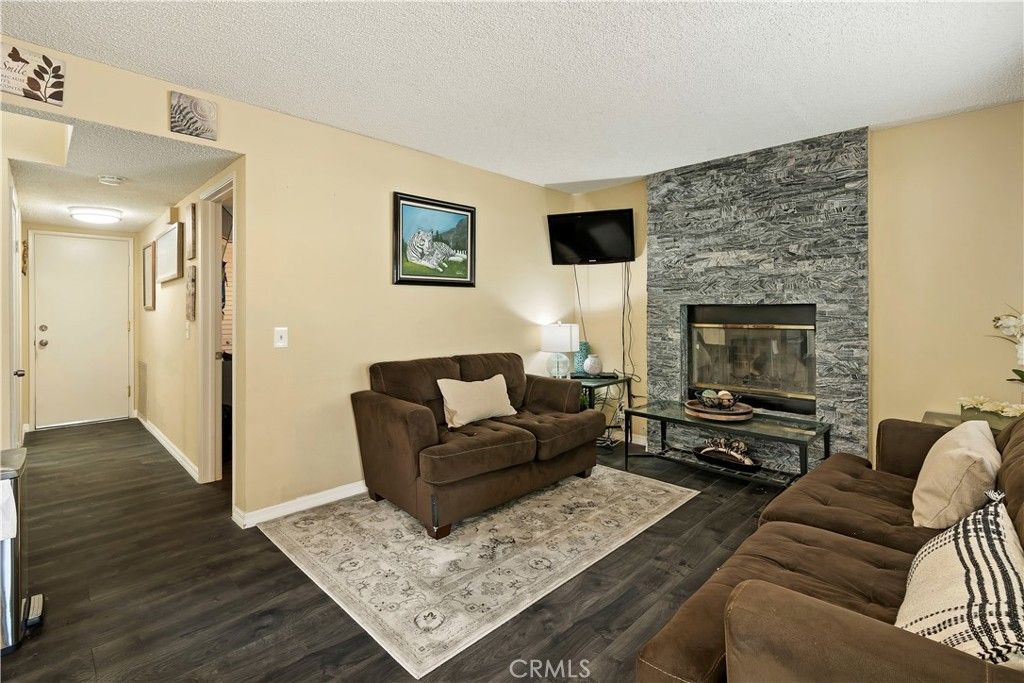 Image 16 of property listing at 37649 Citrus, Palmdale, CA 93550