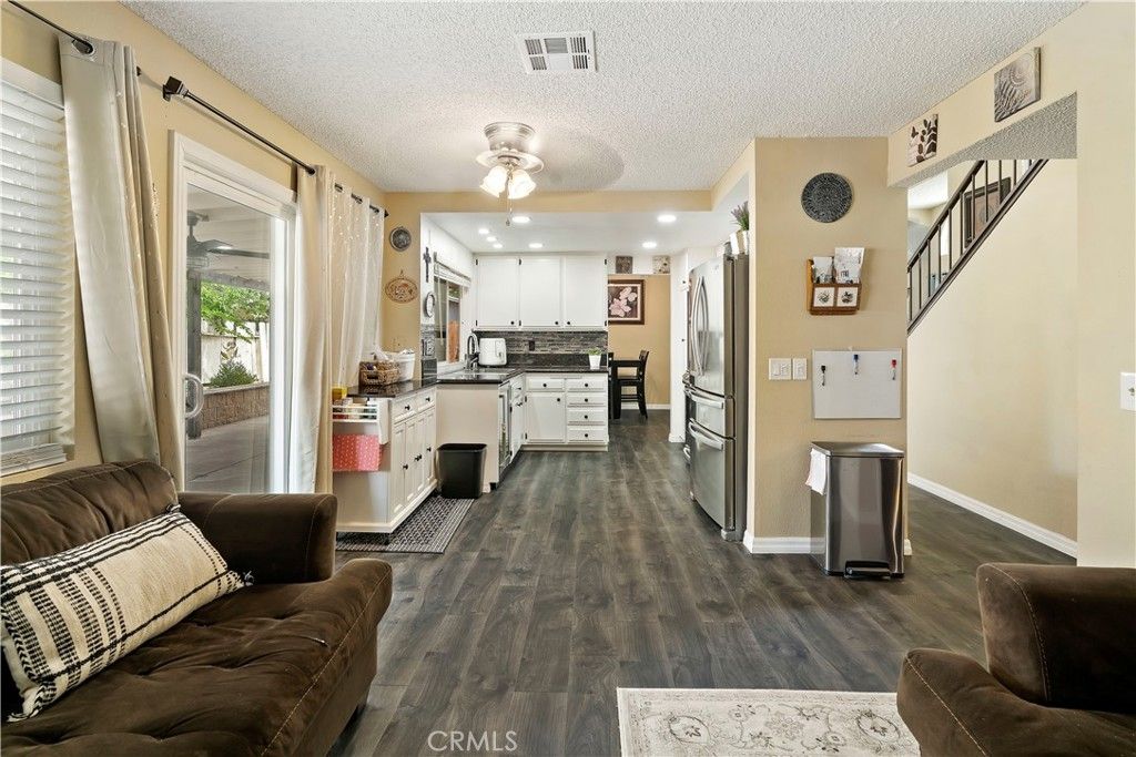 Image 17 of property listing at 37649 Citrus, Palmdale, CA 93550