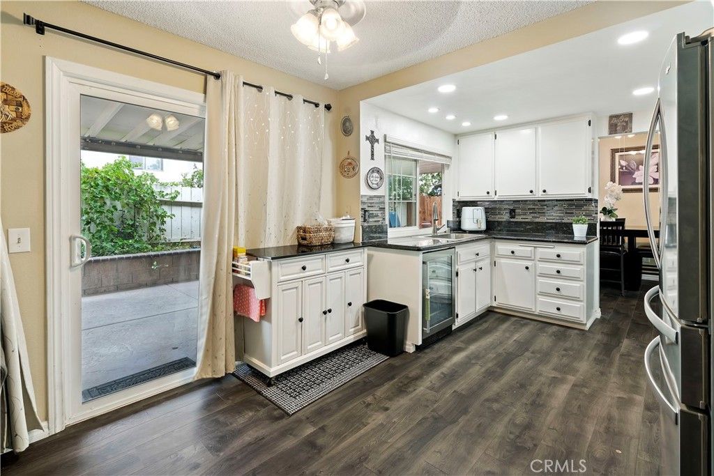 Image 18 of property listing at 37649 Citrus, Palmdale, CA 93550