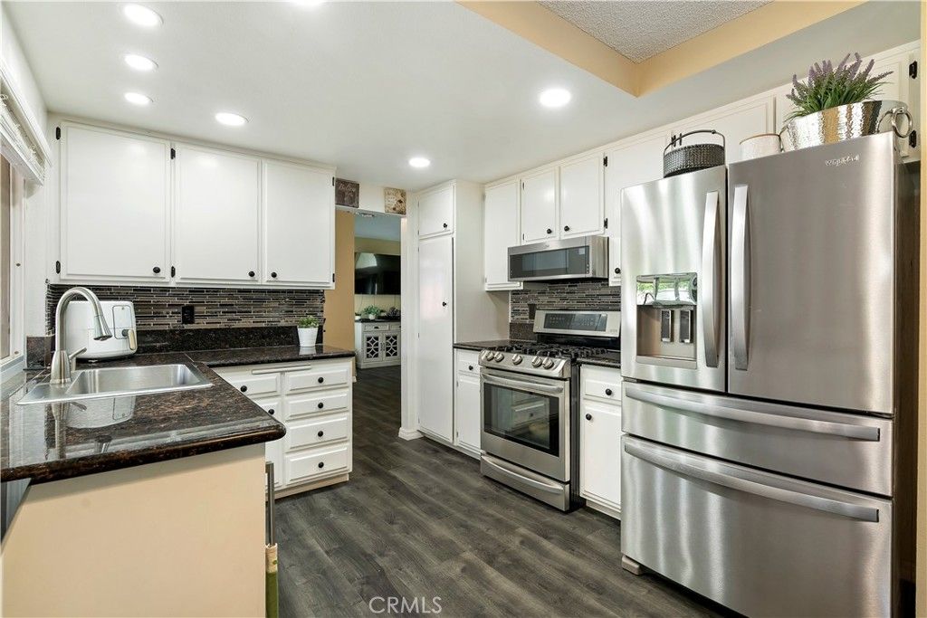 Image 19 of property listing at 37649 Citrus, Palmdale, CA 93550