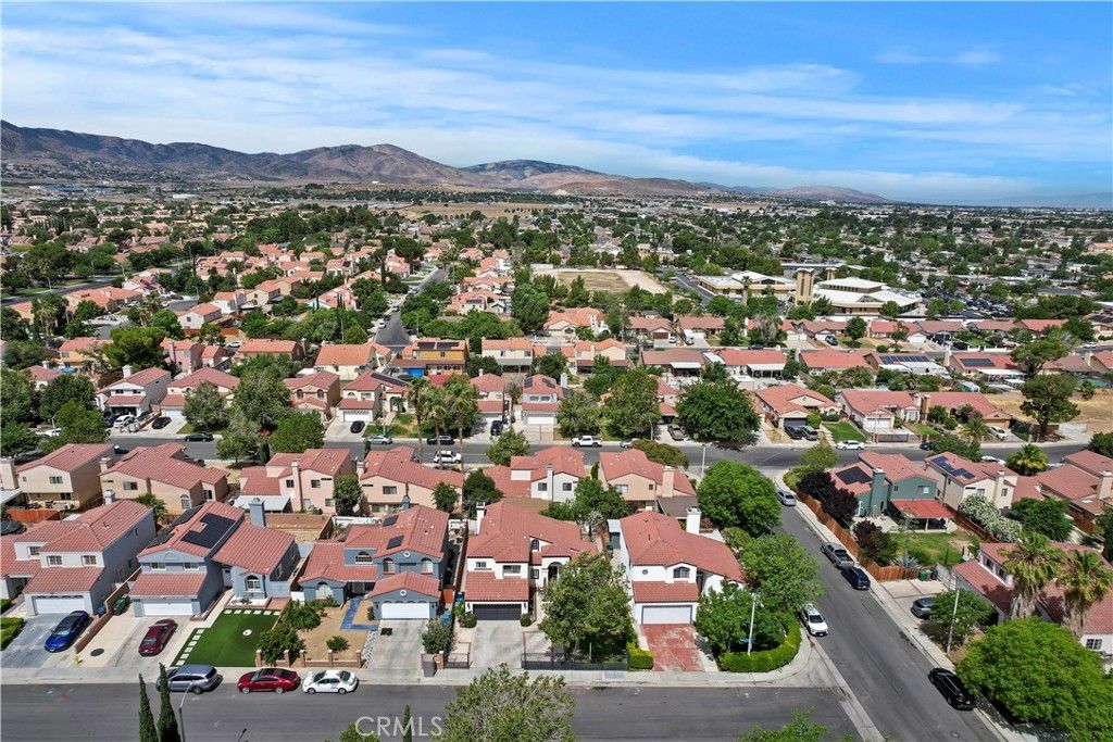 Image 31 of property listing at 37649 Citrus, Palmdale, CA 93550