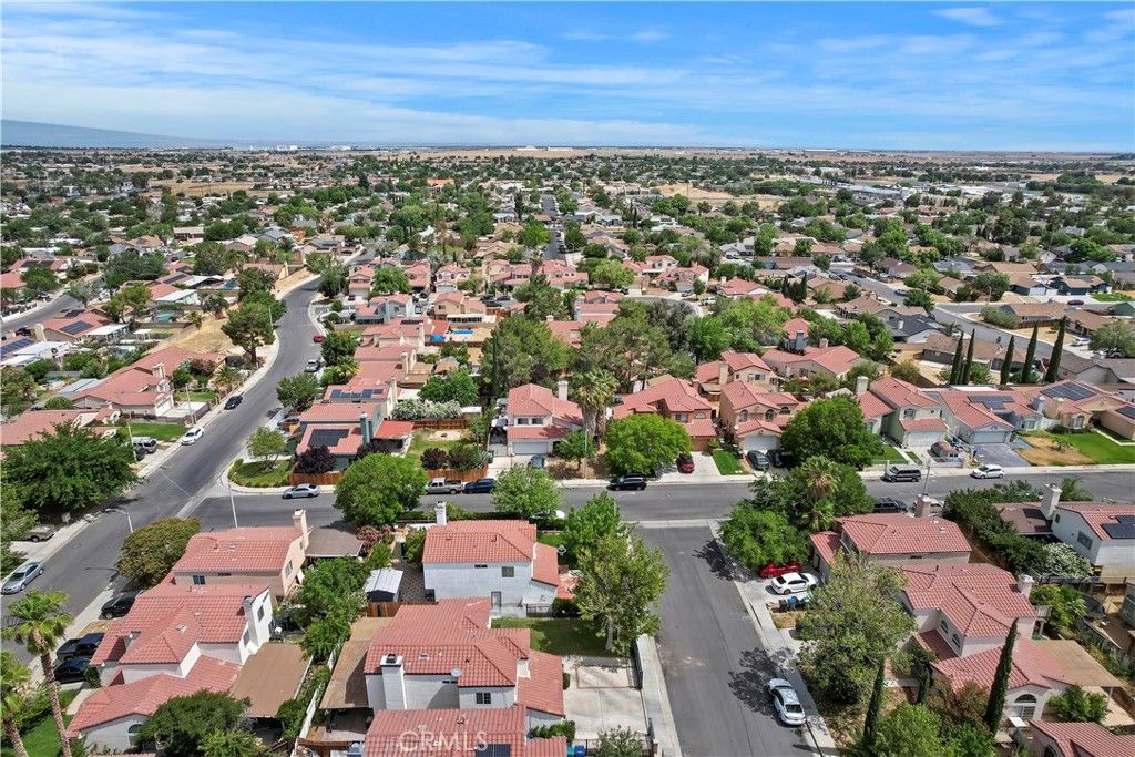 Image 32 of property listing at 37649 Citrus, Palmdale, CA 93550