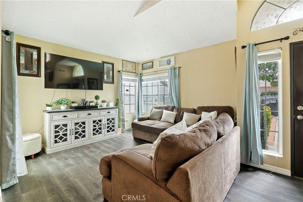 Image 9 of property listing at 37649 Citrus, Palmdale, CA 93550