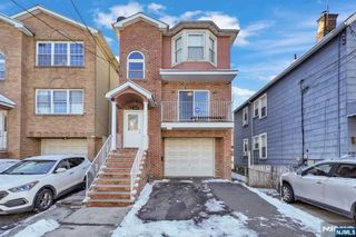 952 Flora Street, Elizabeth, NJ 07201