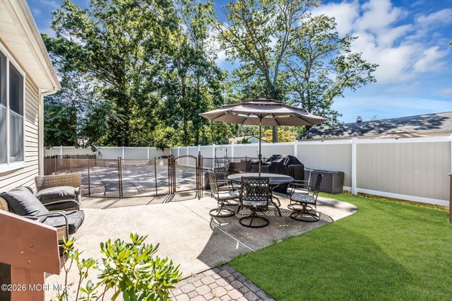 1142 Kenton Drive, Toms River, NJ 08753