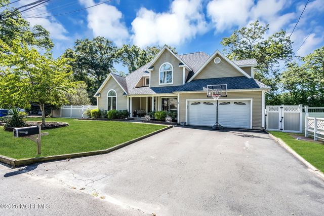 1142 Kenton Drive, Toms River, NJ 08753