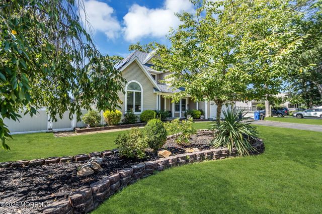 1142 Kenton Drive, Toms River, NJ 08753