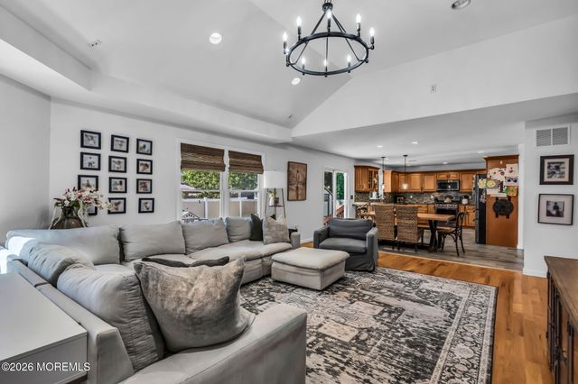 1142 Kenton Drive, Toms River, NJ 08753