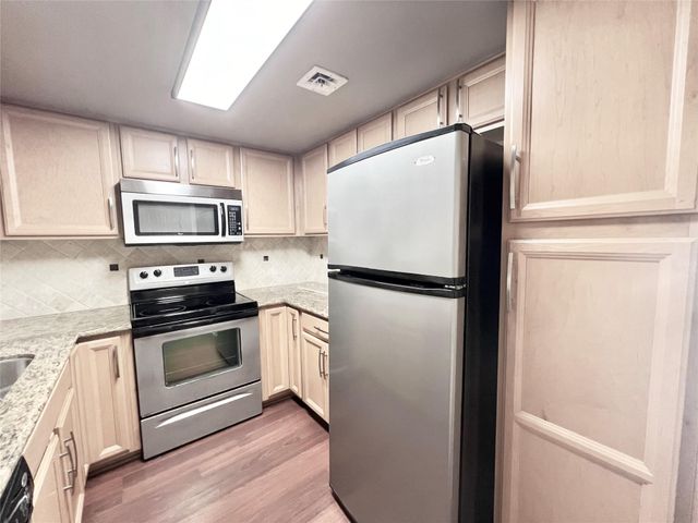 2016 Main Street 2405, Houston, TX 77002