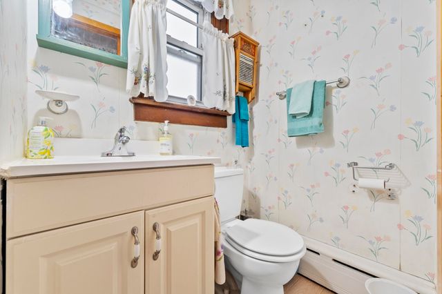 840 ROOSEVELT AVE, Secaucus, NJ 07094