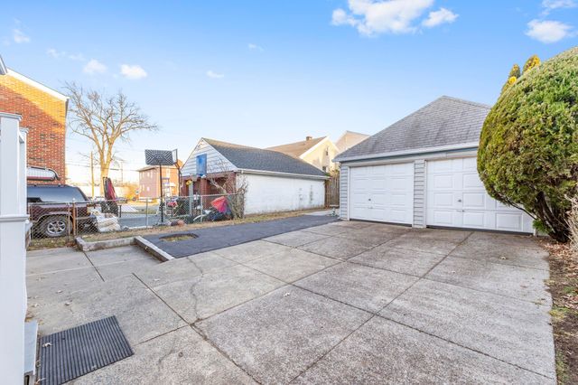 840 ROOSEVELT AVE, Secaucus, NJ 07094