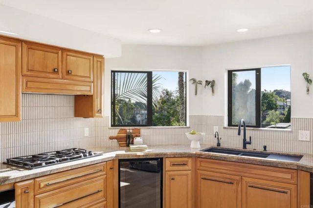2871 Brant Street, San Diego, CA 92103