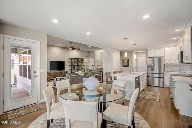 15079 E Sunset Maple Drive, Perrysburg, OH 43551