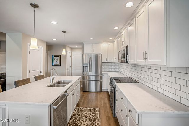 15079 E Sunset Maple Drive, Perrysburg, OH 43551