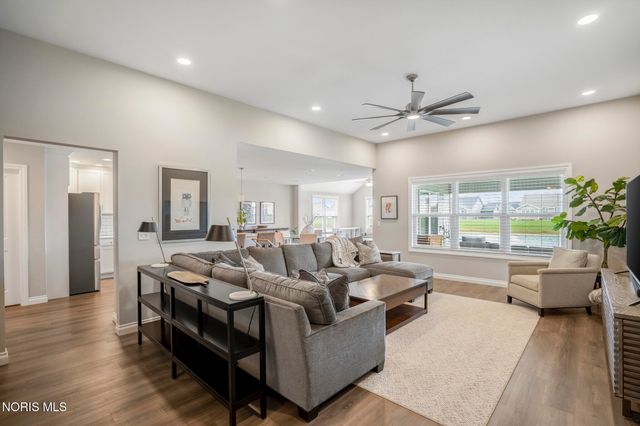 15079 E Sunset Maple Drive, Perrysburg, OH 43551