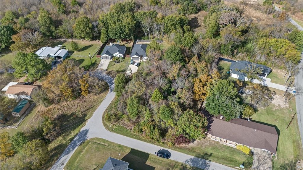 720 Oahu Loop, Tool, TX 75143