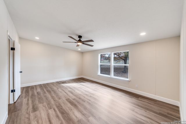 551 Big Oak, San Antonio, TX 78264