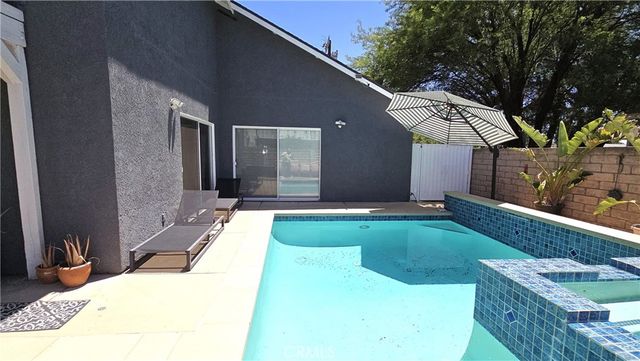 8467 Penfield, Winnetka, CA 91306