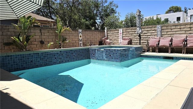 8467 Penfield, Winnetka, CA 91306