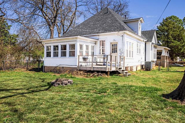 636 N Market Avenue, Shawnee, OK 74801