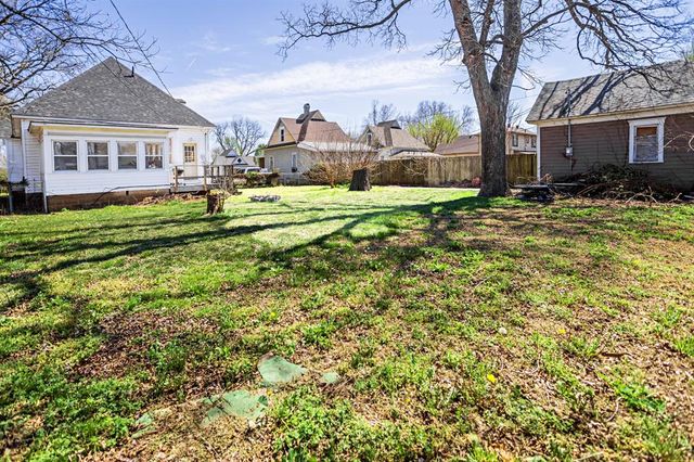 636 N Market Avenue, Shawnee, OK 74801