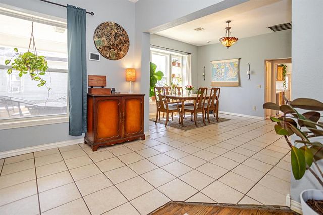 636 N Market Avenue, Shawnee, OK 74801