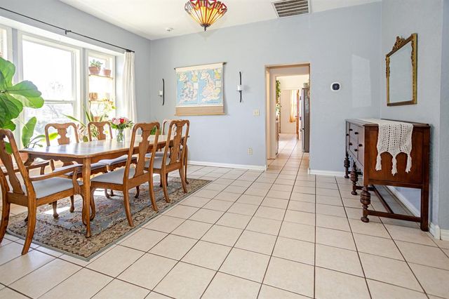 636 N Market Avenue, Shawnee, OK 74801