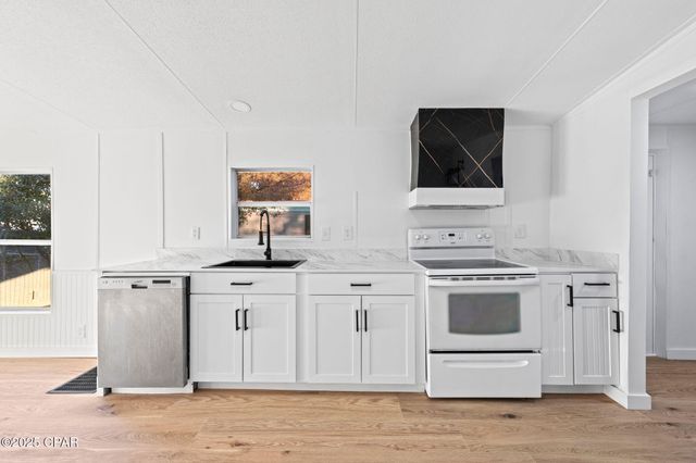 3735 E 6th Street, Panama City, FL 32401