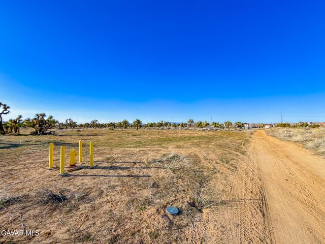47th Stw Vic Ave K2, Quartz Hill, CA 93536