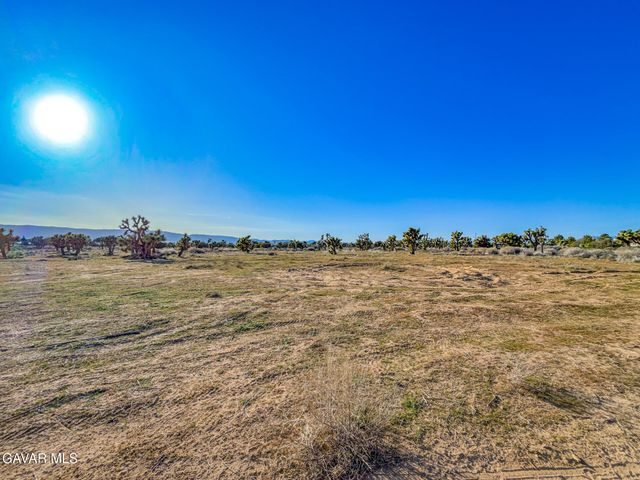 47th Stw Vic Ave K2, Quartz Hill, CA 93536