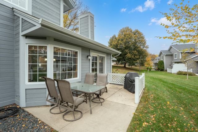 2717 Spyglass Court NW, Rochester, MN 55901