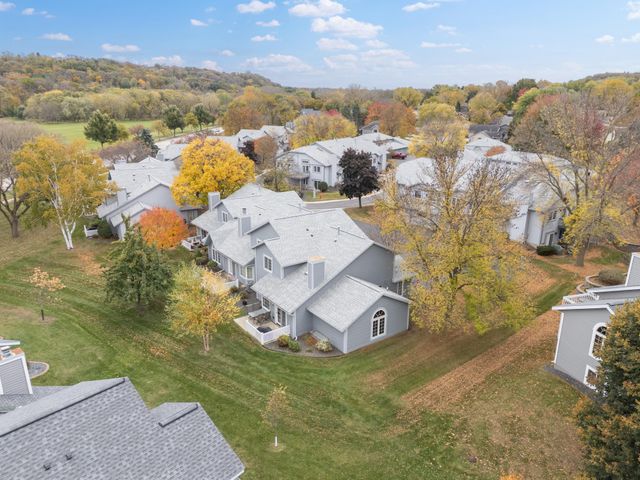 2717 Spyglass Court NW, Rochester, MN 55901