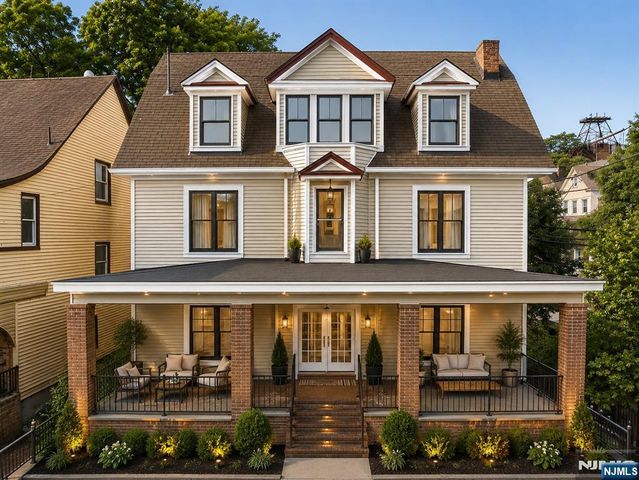 366 7th Avenue, Newark, NJ 07107