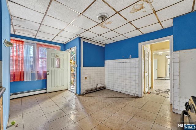 366 7th Avenue, Newark, NJ 07107